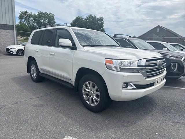 2016 Toyota Land Cruiser V8