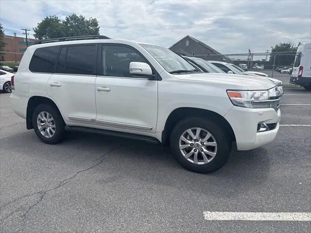 2016 Toyota Land Cruiser V8