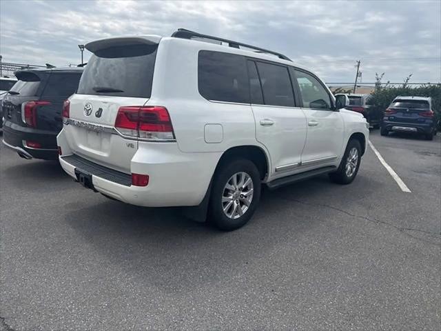 2016 Toyota Land Cruiser V8
