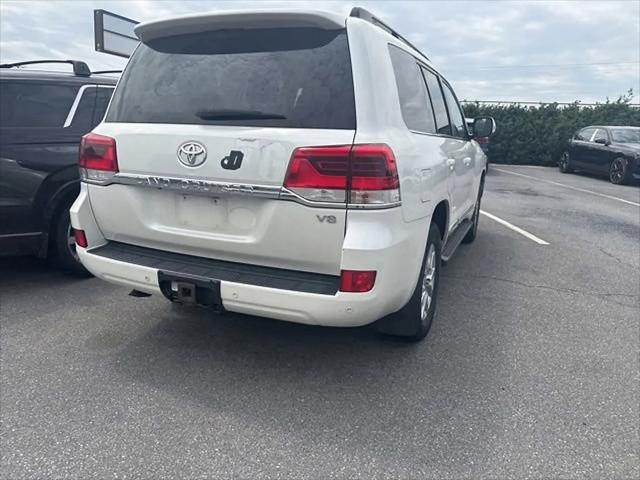 2016 Toyota Land Cruiser V8
