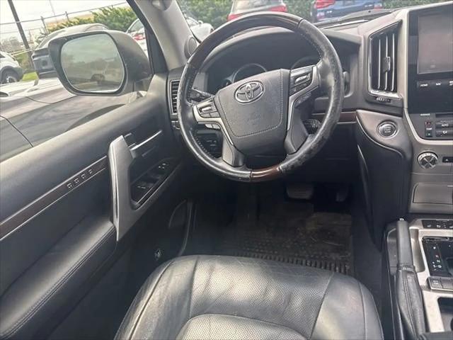 2016 Toyota Land Cruiser V8