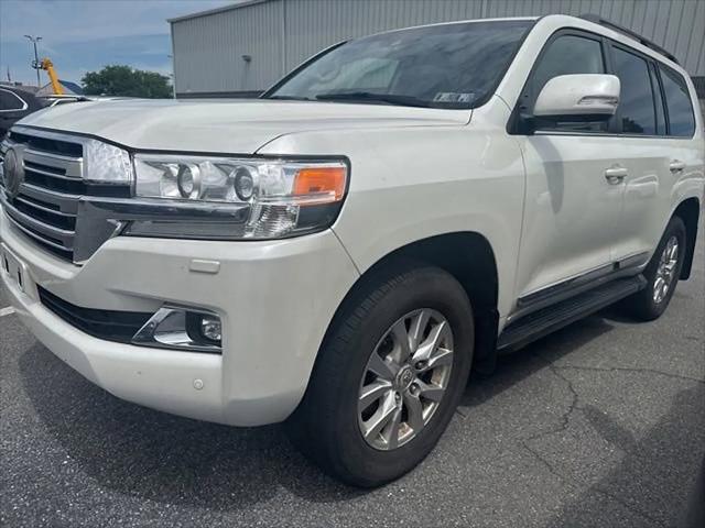 2016 Toyota Land Cruiser V8