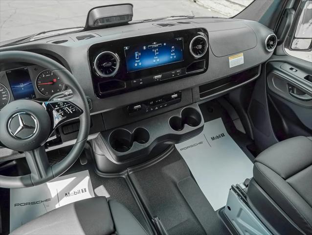 2025 Mercedes-Benz Sprinter 2500 Standard Roof 4-Cyl Diesel HO