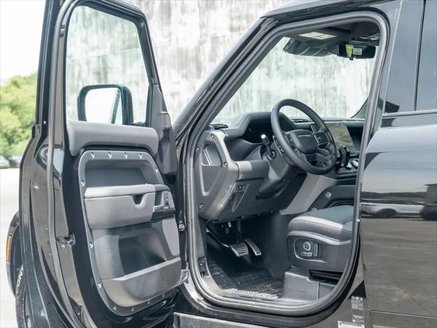 2026 Land Rover Defender P500 V8