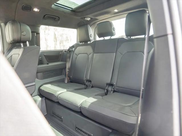 2026 Land Rover Defender P500 V8