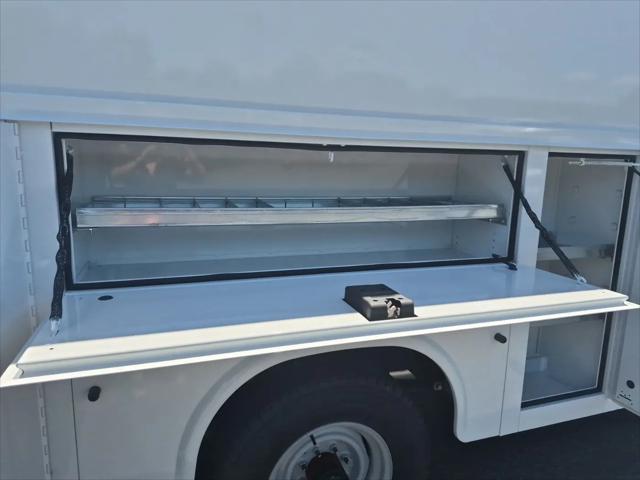 2026 Ford E-350 Cutaway E-350