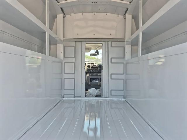 2026 Ford E-350 Cutaway E-350
