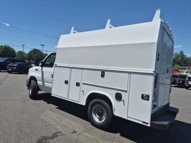 2026 Ford E-350 Cutaway E-350