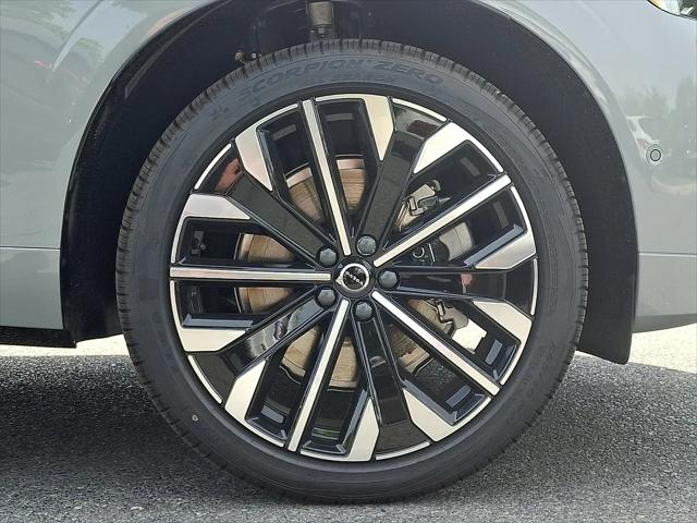 2026 Volvo XC60 Plug-In Hybrid Ultra, T8 AWD Electric/Gasoline, Dark