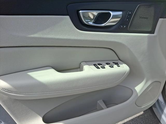 2026 Volvo XC60 Plug-In Hybrid Ultra, T8 AWD Electric/Gasoline, Dark