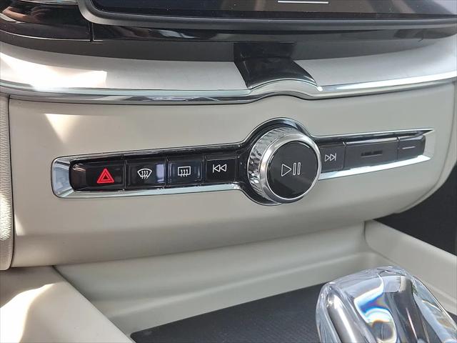 2026 Volvo XC60 Plug-In Hybrid Ultra, T8 AWD Electric/Gasoline, Dark