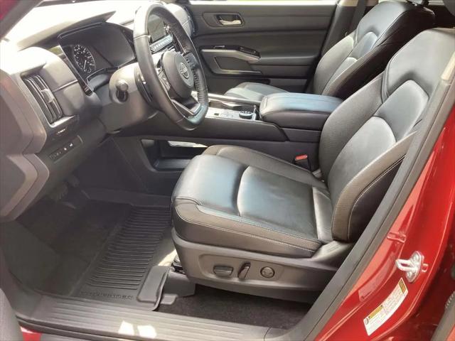 2024 Nissan Pathfinder SL 4WD