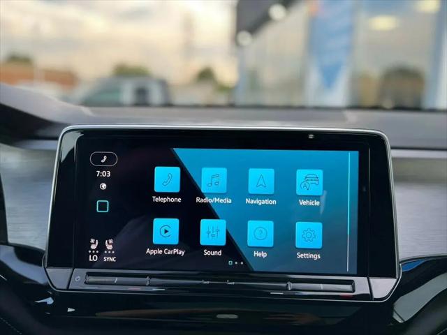 2024 Volkswagen Atlas Cross Sport 2.0T SE w/Technology