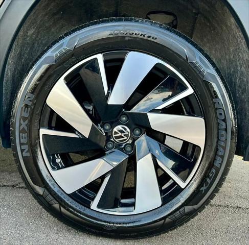 2024 Volkswagen Atlas Cross Sport 2.0T SE w/Technology