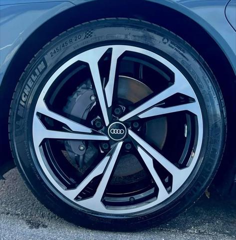 2022 Audi e-tron GT Premium Plus quattro