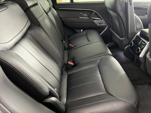 2025 Land Rover Range Rover P530 SE
