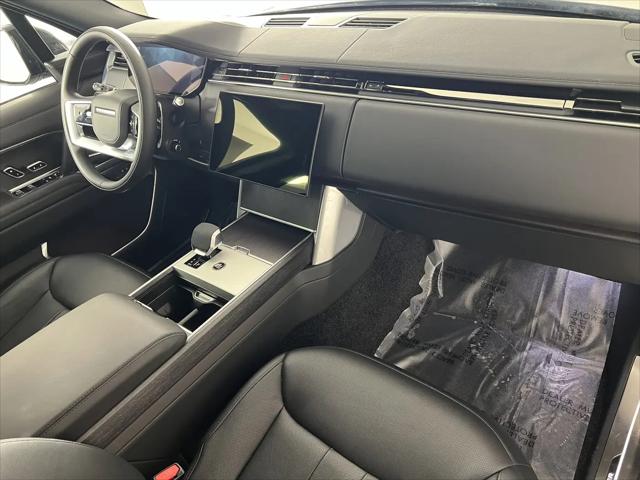 2025 Land Rover Range Rover P530 SE