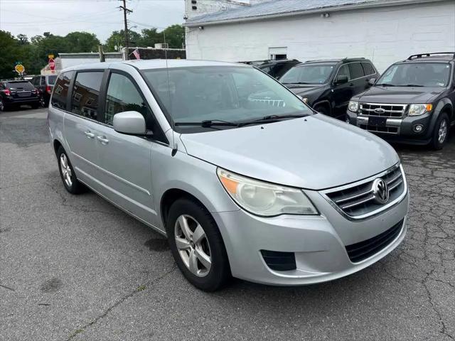 2010 Volkswagen Routan SE
