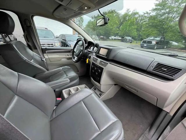 2010 Volkswagen Routan SE