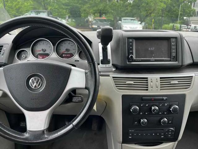 2010 Volkswagen Routan SE