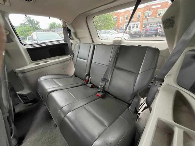 2010 Volkswagen Routan SE