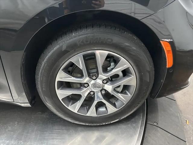 2021 Chrysler Pacifica Hybrid Pinnacle