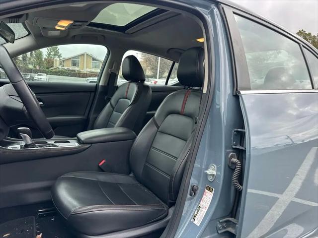 2024 Nissan Sentra SR Xtronic CVT