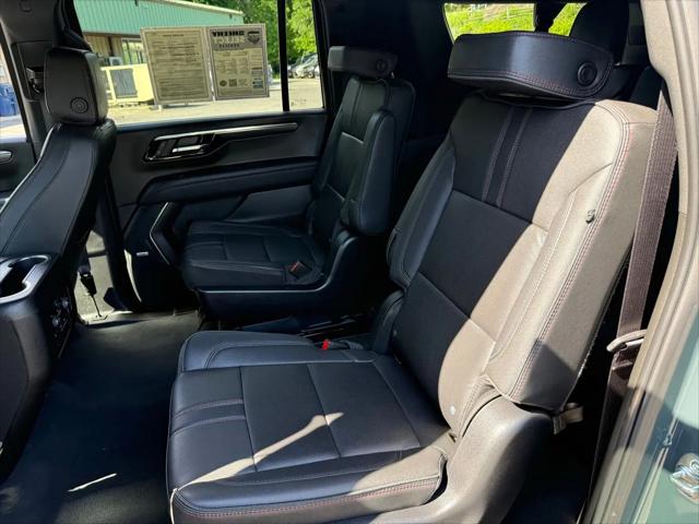 2025 Chevrolet Suburban 4WD RST