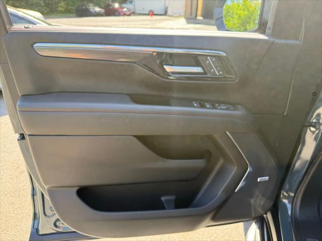 2025 Chevrolet Suburban 4WD RST