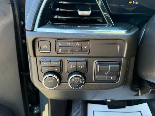 2025 Chevrolet Suburban 4WD RST