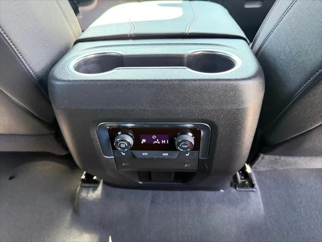 2025 Chevrolet Suburban 4WD RST