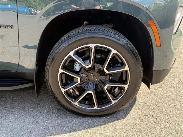 2025 Chevrolet Suburban 4WD RST