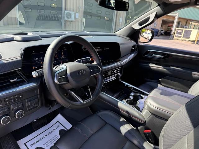 2025 Chevrolet Suburban 4WD RST
