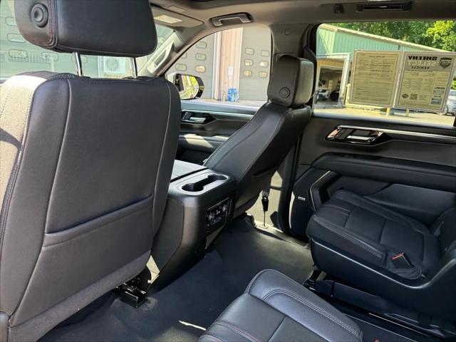 2025 Chevrolet Suburban 4WD RST