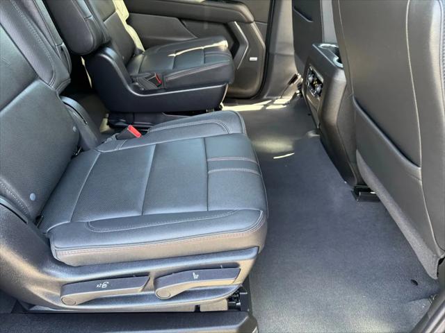 2025 Chevrolet Suburban 4WD RST