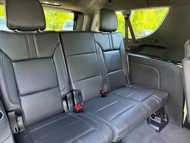 2025 Chevrolet Suburban 4WD RST