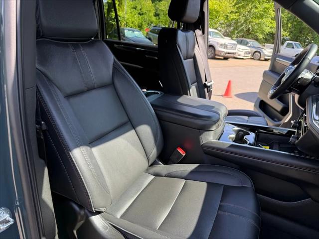 2025 Chevrolet Suburban 4WD RST
