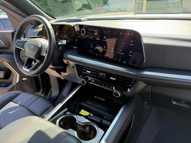 2025 Chevrolet Suburban 4WD RST