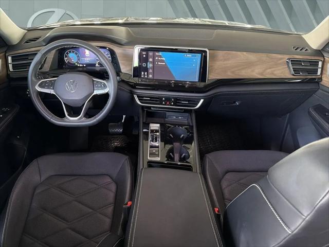2024 Volkswagen Atlas 2.0T SE w/Technology
