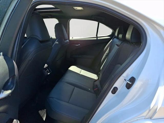 2024 Lexus UX 250h Premium