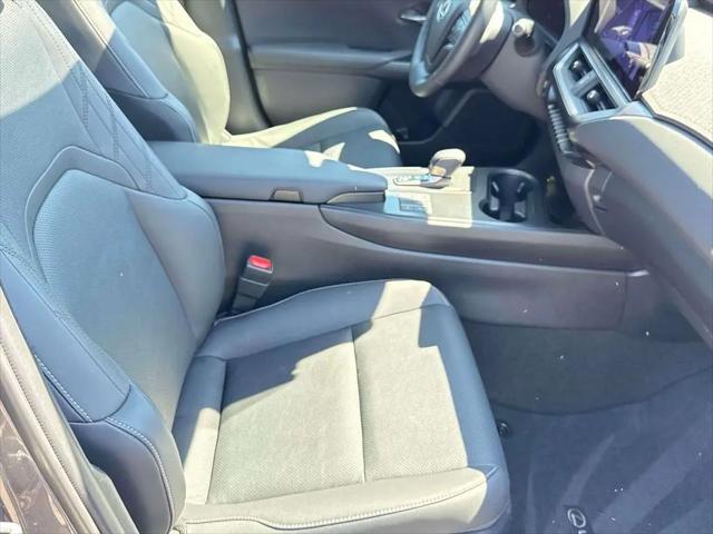 2025 Lexus 300 Premium