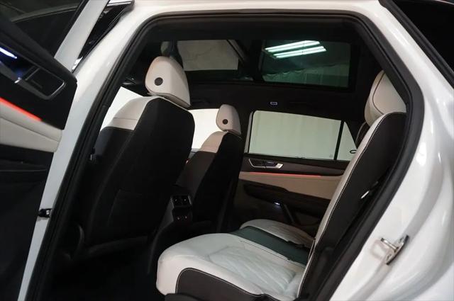 2026 Volkswagen Atlas Cross Sport SEL Premium R-Line