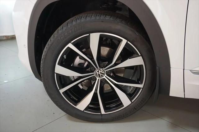 2026 Volkswagen Atlas Cross Sport SEL Premium R-Line