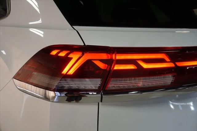 2026 Volkswagen Atlas Cross Sport SEL Premium R-Line