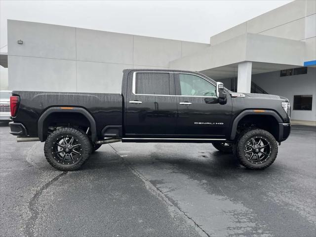 2025 GMC Sierra 2500HD 4WD Crew Cab Standard Bed Denali