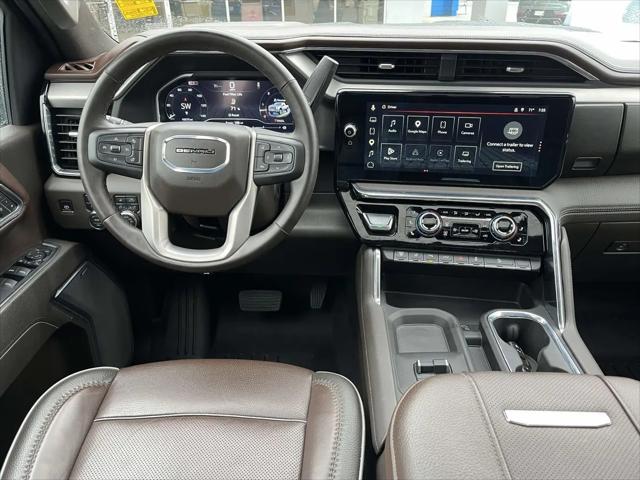 2025 GMC Sierra 2500HD 4WD Crew Cab Standard Bed Denali