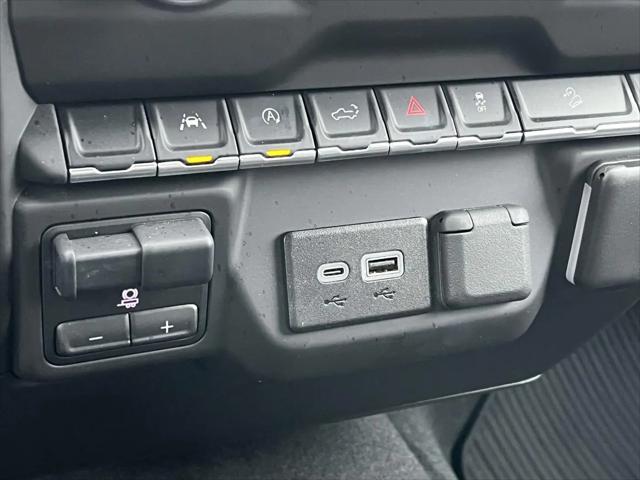 2025 GMC Sierra 1500 4WD Crew Cab Short Box Pro