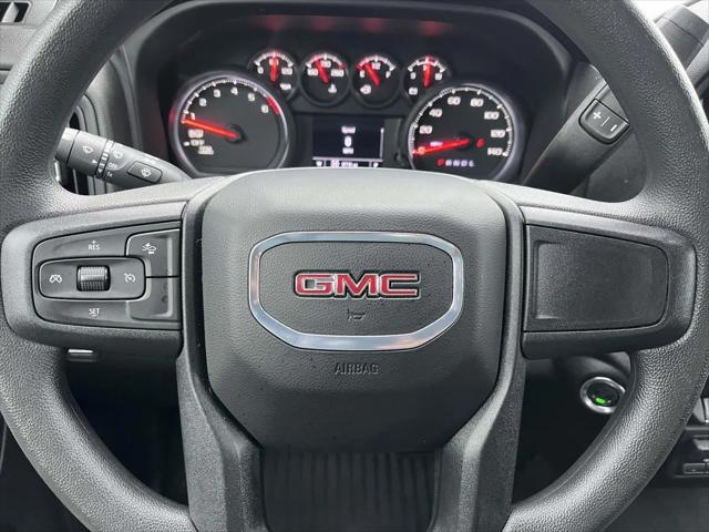 2025 GMC Sierra 1500 4WD Crew Cab Short Box Pro
