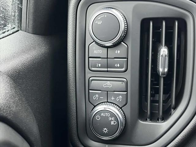 2025 GMC Sierra 1500 4WD Crew Cab Short Box Pro