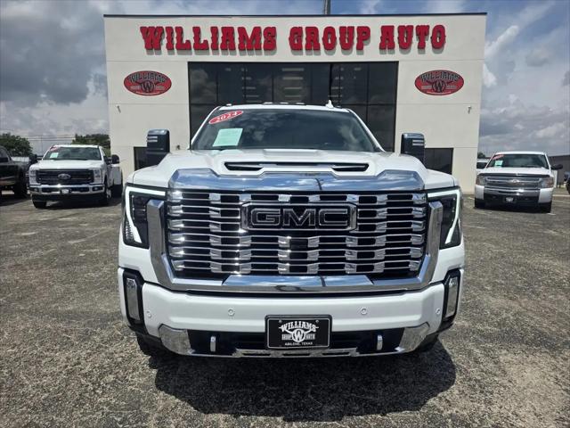 2024 GMC Sierra 2500HD 4WD Crew Cab Standard Bed Denali